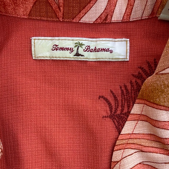 Tommy Bahamas Mens Silk button up short sleeve shirt Hawaiian Vacation summer - Picture 4 of 6